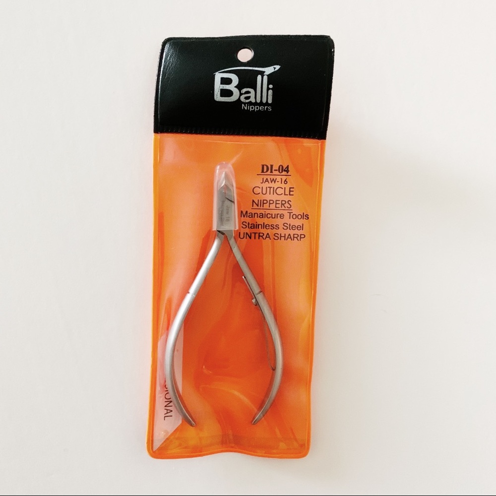 Pro-Grade Cuticle Nippers ✨1/$14✨